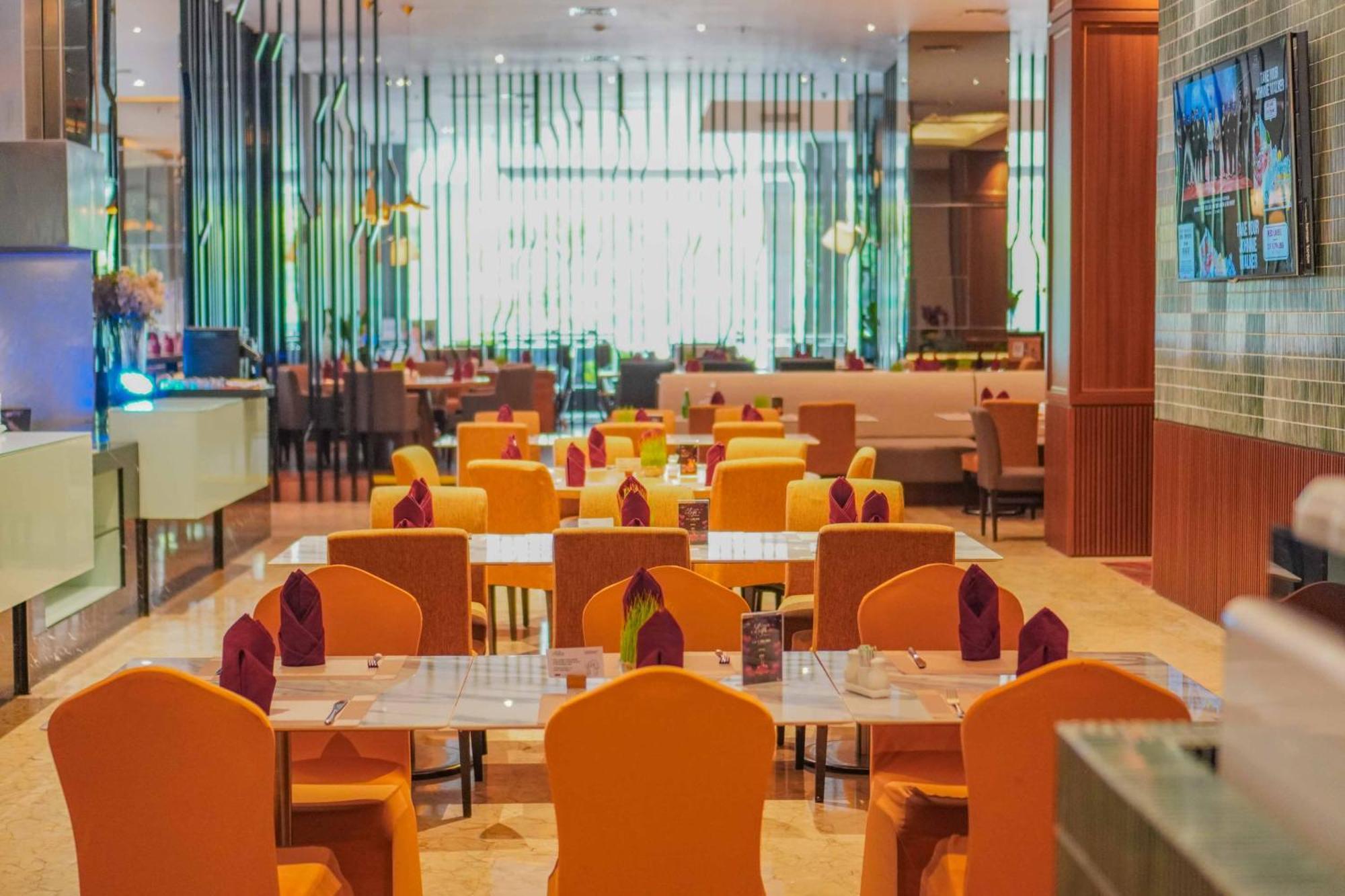 The Premiere Hotel Пеканбару Экстерьер фото