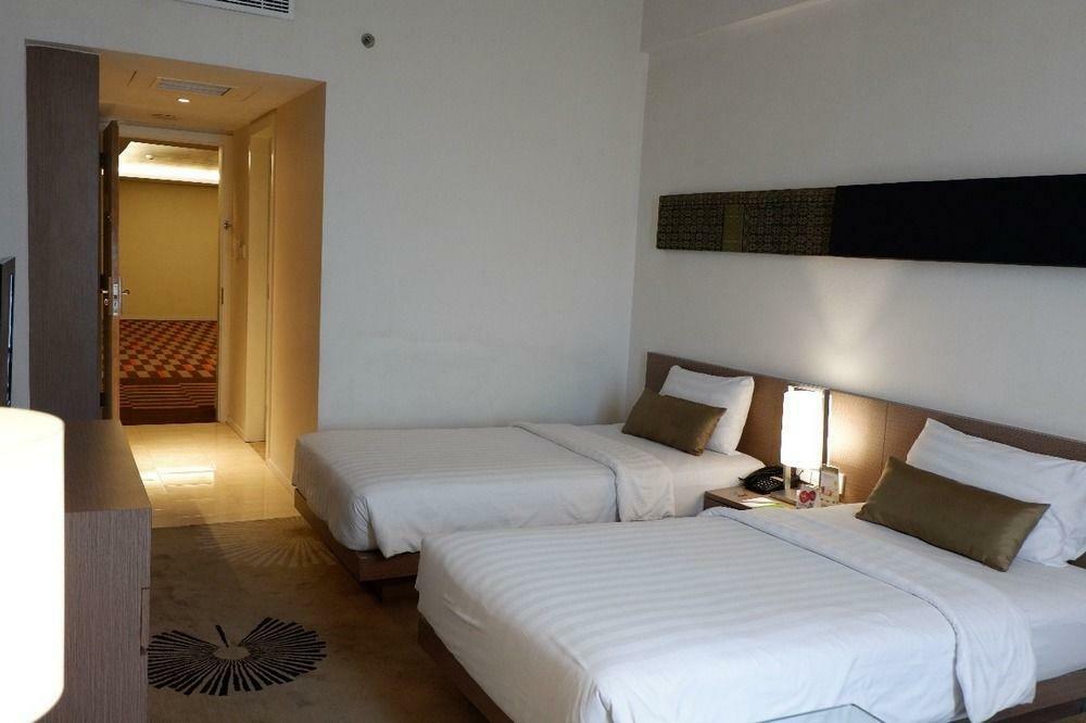 The Premiere Hotel Пеканбару Экстерьер фото